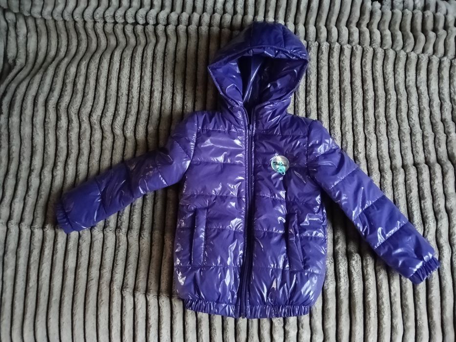 Продам нову курточку, 3-4 роки