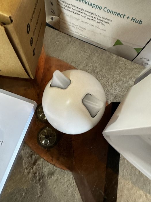 Дверцята та хаб для котів Sure Petcare SureFlap з мікрочіпом