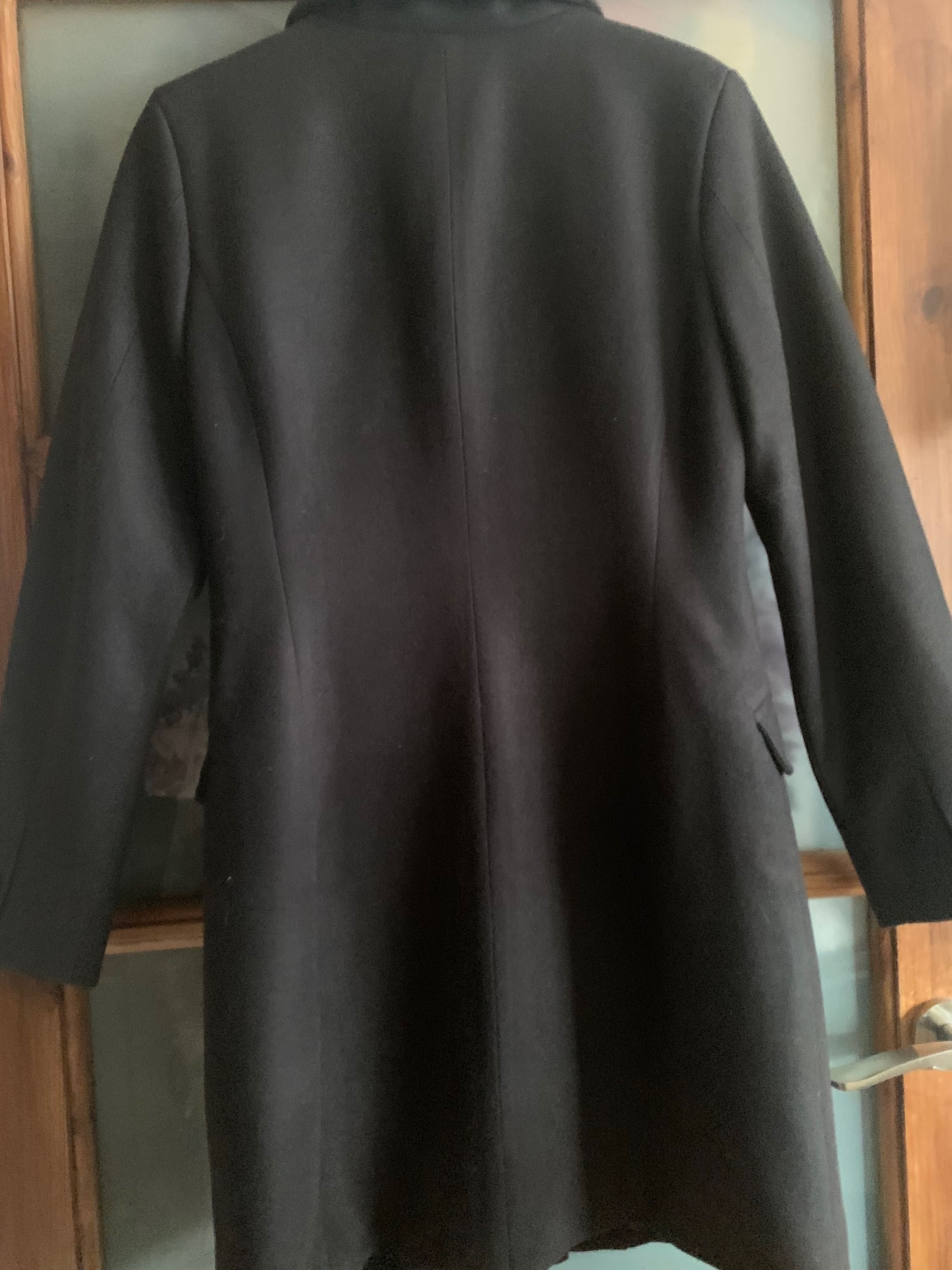 Czarny płaszcz rozmiar 38