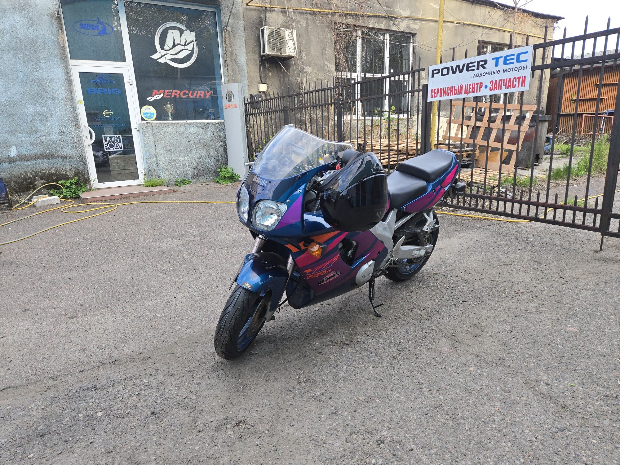 YZF600R THUNDERCAT 1 покоління