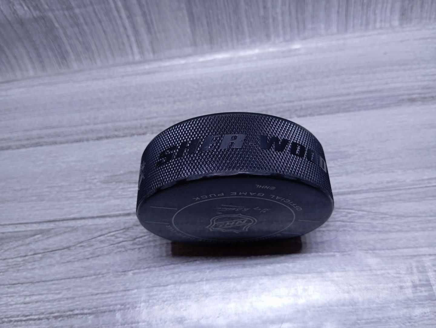 Toronto Maple Leafs krążek Official Game Puck