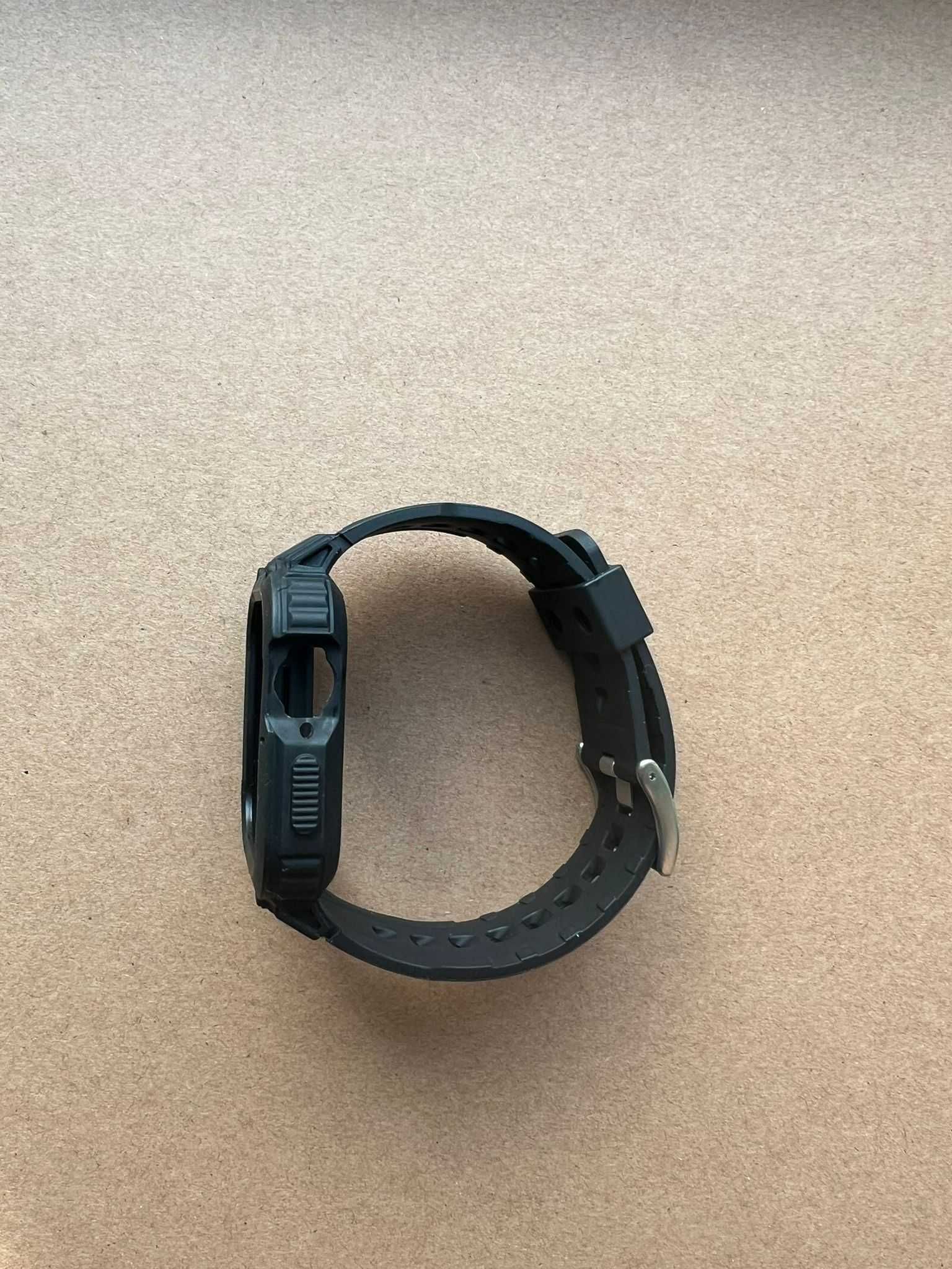 Etui z paskiem do iWatch 44/45 mm. Czarny!