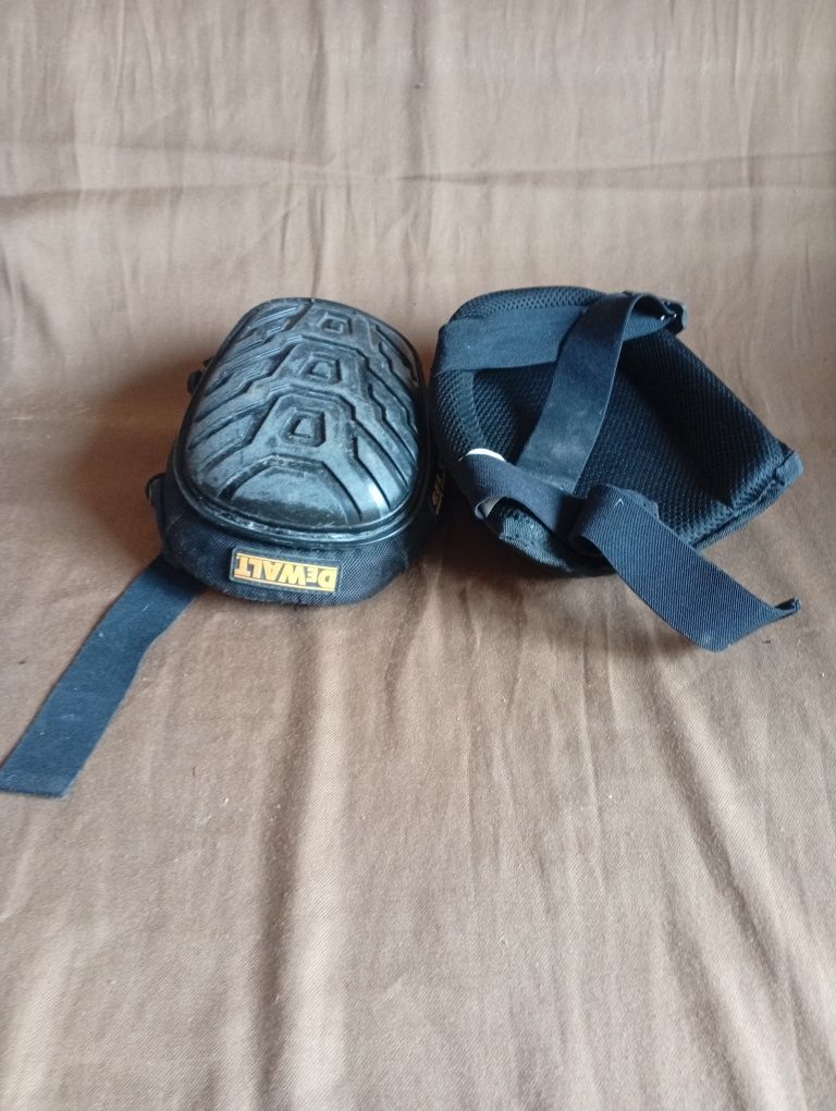 Наколенники Dewalt