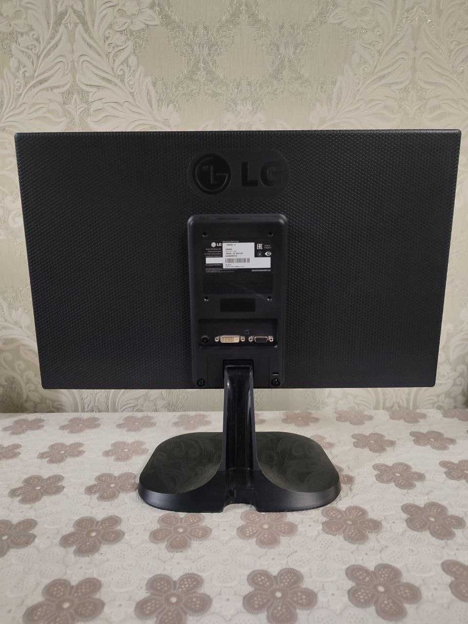 РК монітор LG 22M45D