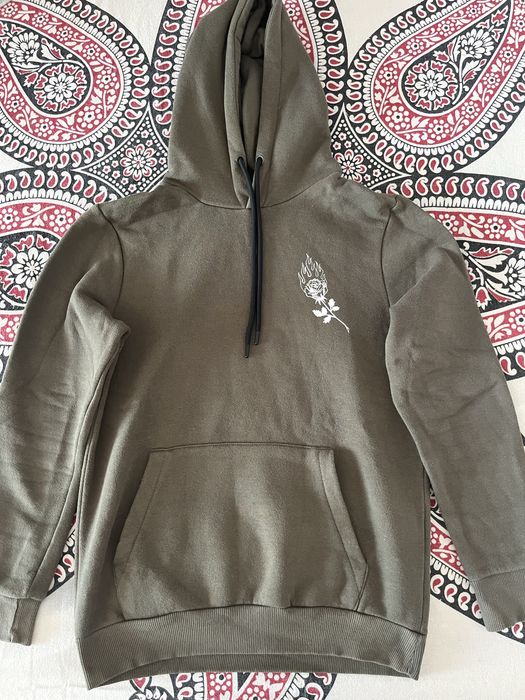 Sweatshirt verde seco estampada | Bershka (XS)