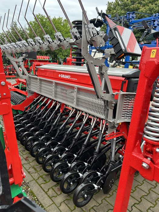 Siewnik Zbożowy talerzowy Grano System TMP 3003 Agro Masz SR301