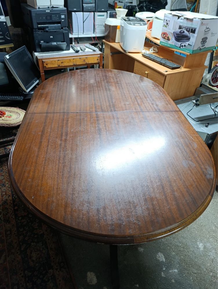 Conjunto de mesa com cadeiras