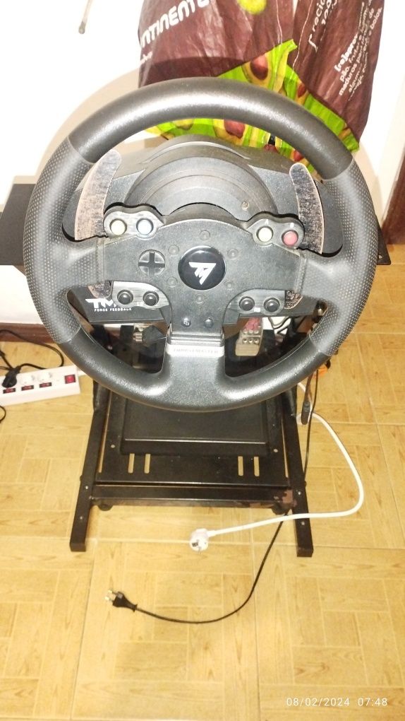 Vendo volante para Pc e Xbox + suporte