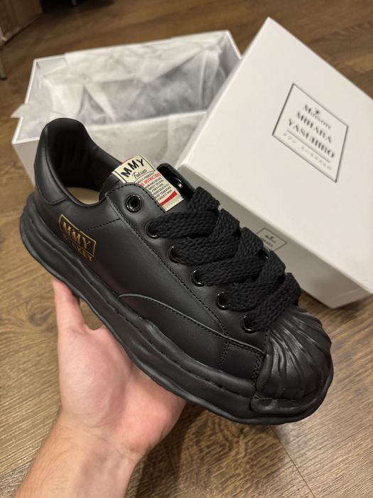 Нові Maison Mihara Yasuhiro вже в наявності в Україні