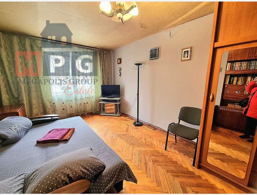 3 комнатная квартира, возле м. Холодная гора