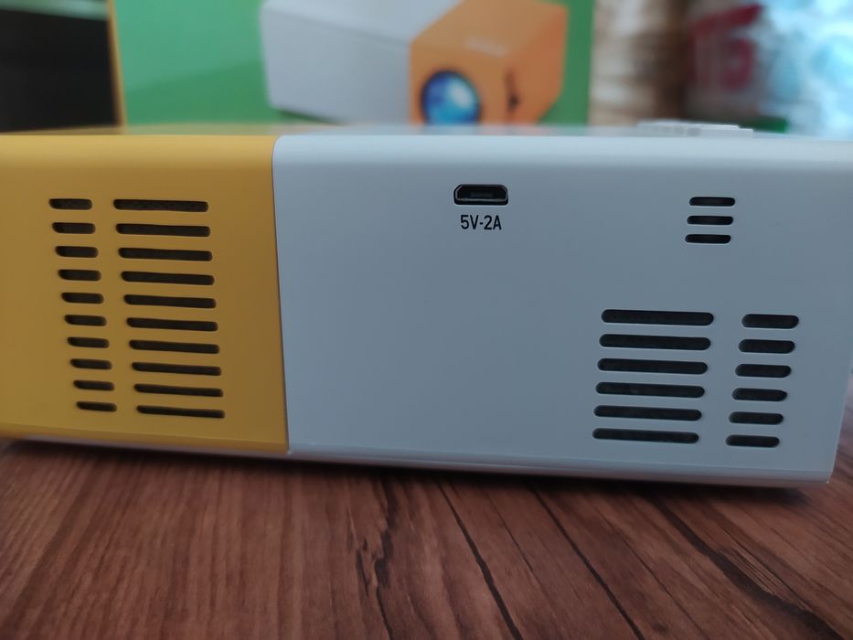 Проектор LED Projector PVO