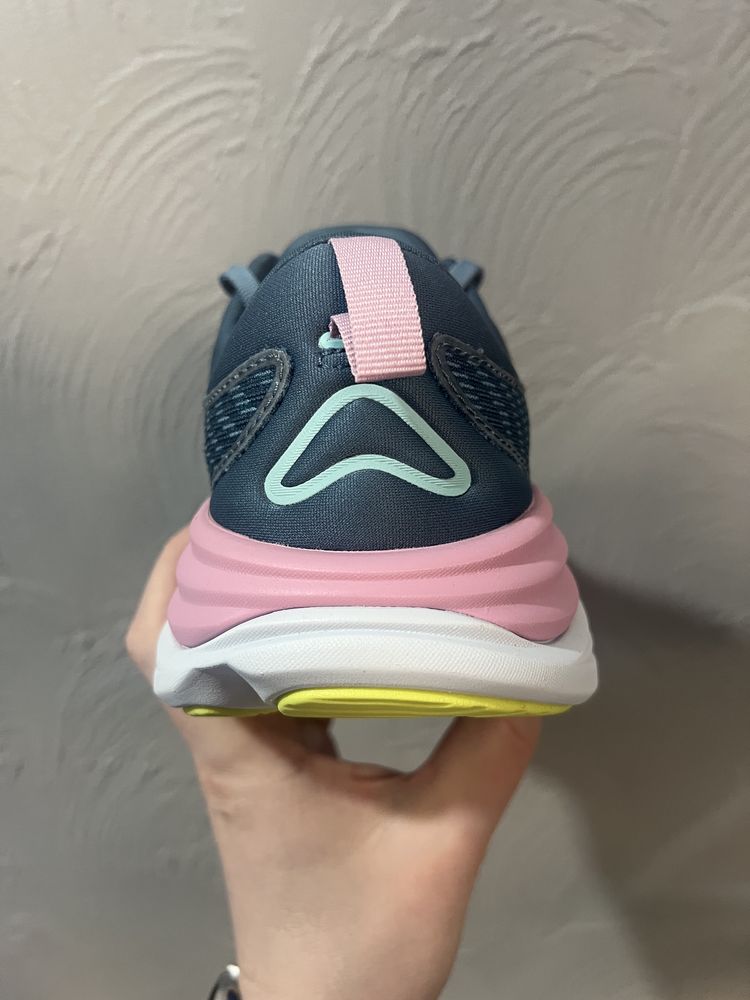 Оригінал! Кросівки Hoka Gaviota 5 (24.5)