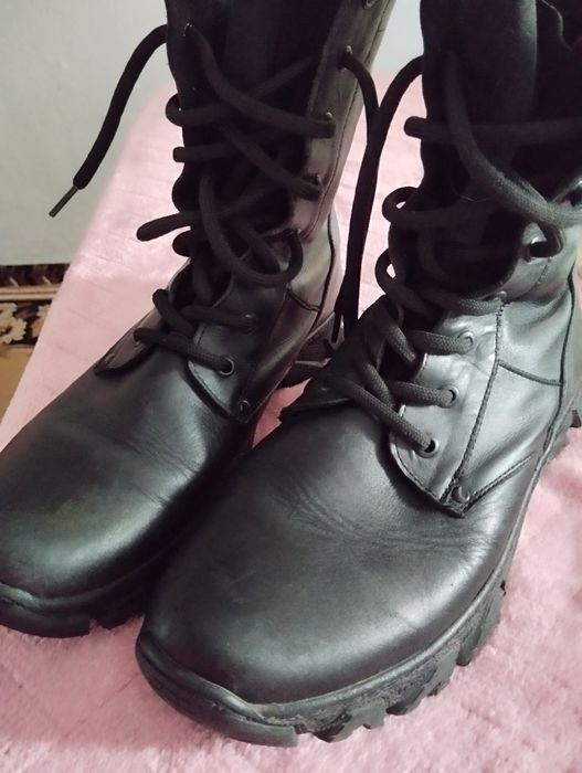 Шкіряні берци...