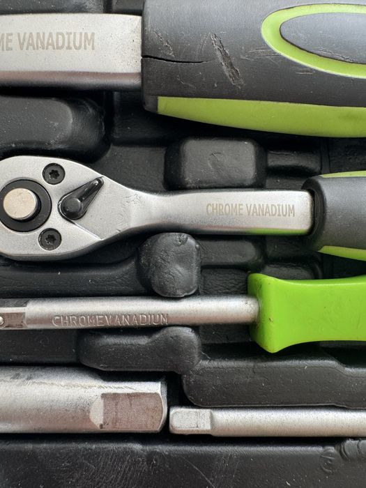 Набір інструментів 82 одиниці. Тріскачка, ключ, головка