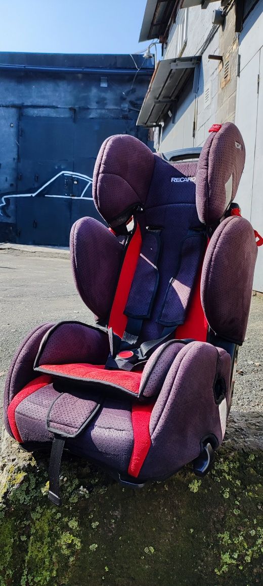 Автокрісло RECARO Young Sport