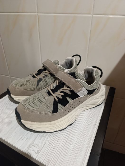 Кросівки для хлопчика на устілку 23,5-24