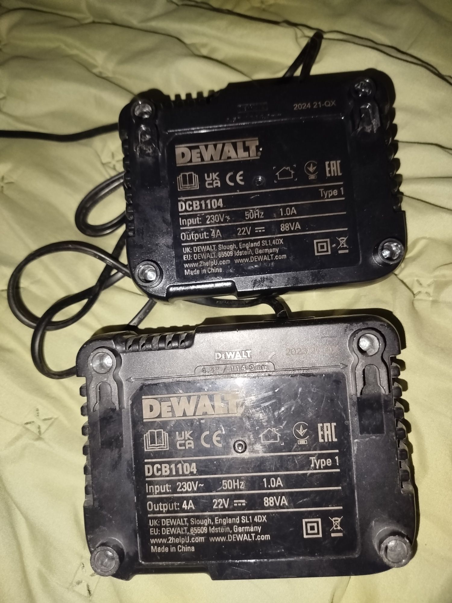 Vendo dois carregadores Dewalt um novo outro usado poucas vezes