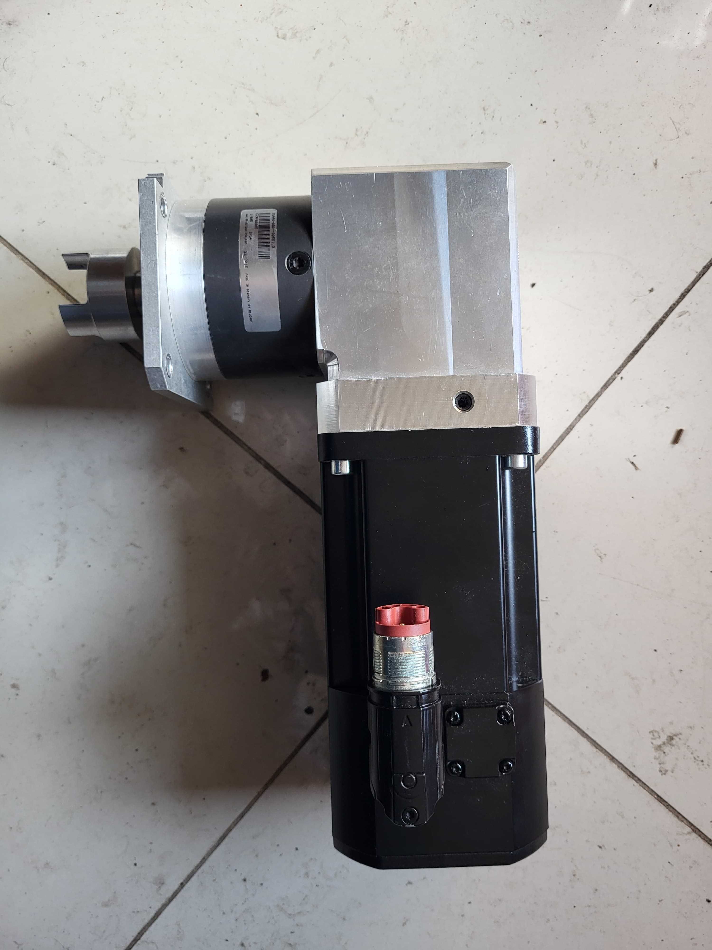 Serwomotor 400V 2,1Nm 3000rpm + przekładnia planetarna 1:5 IP64