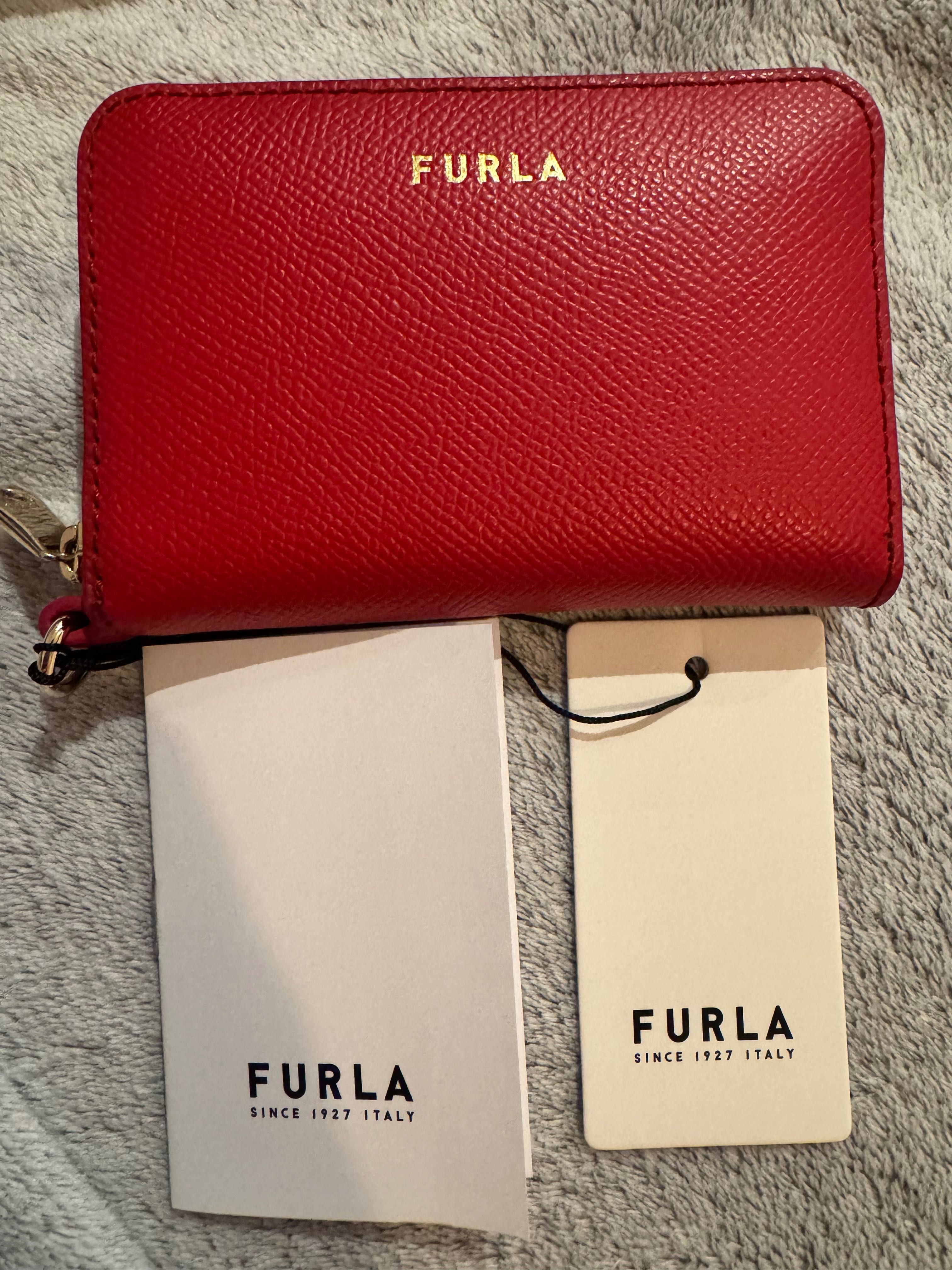 Nowy czerwony portfel Furla