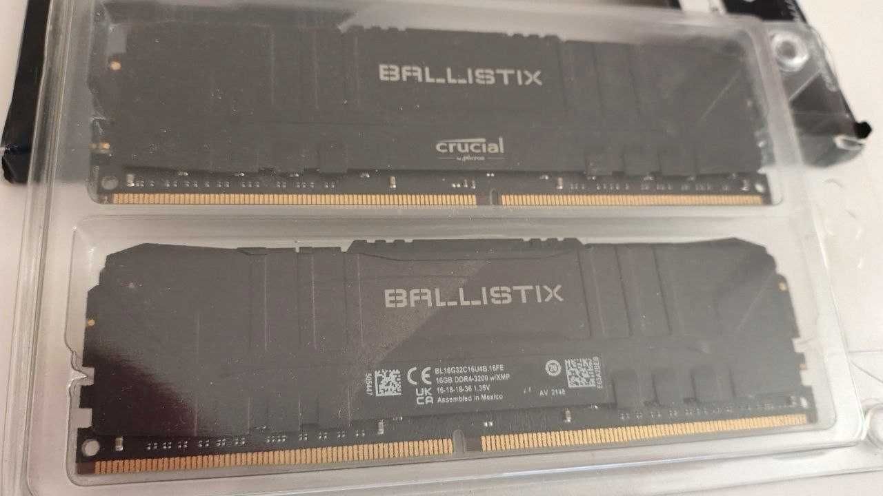 Crucial Ballistix DDR4 32Gb (BL2K16G32C16U4B)