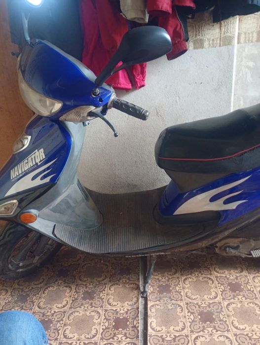 Мопеды 2 шт б/у и шлемы