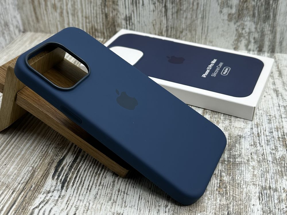 Чехол Silicone Case MagSafe на iPhone 15 Pro Max. Микрофибра