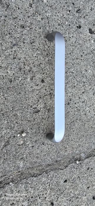 uchwyty aluminiowe do mebli cena za zestaw