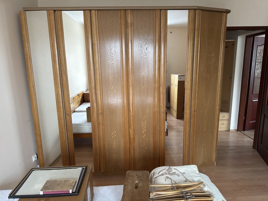 Rezerwacja Szafa na ubrania ok 250cm za darmo