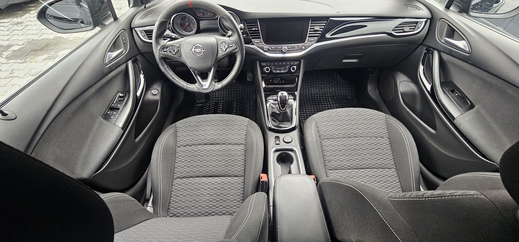 Opel Astra K 2016r 104.000km SPORTS TOURIER  1.6 Benzyna TURBO 200koni