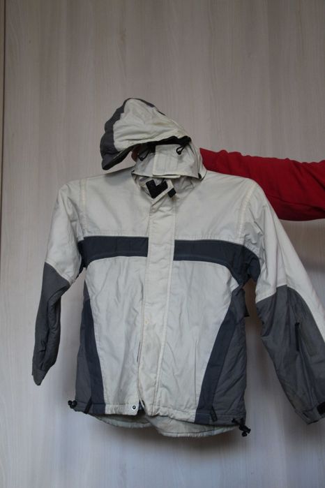 Курточка мальчику 140см