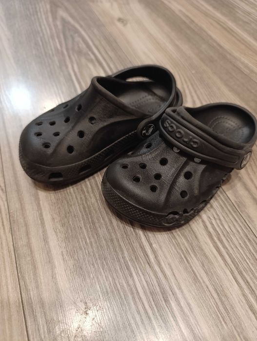 Klapki dziecięce r 9c (25-26)  czarne Crocs