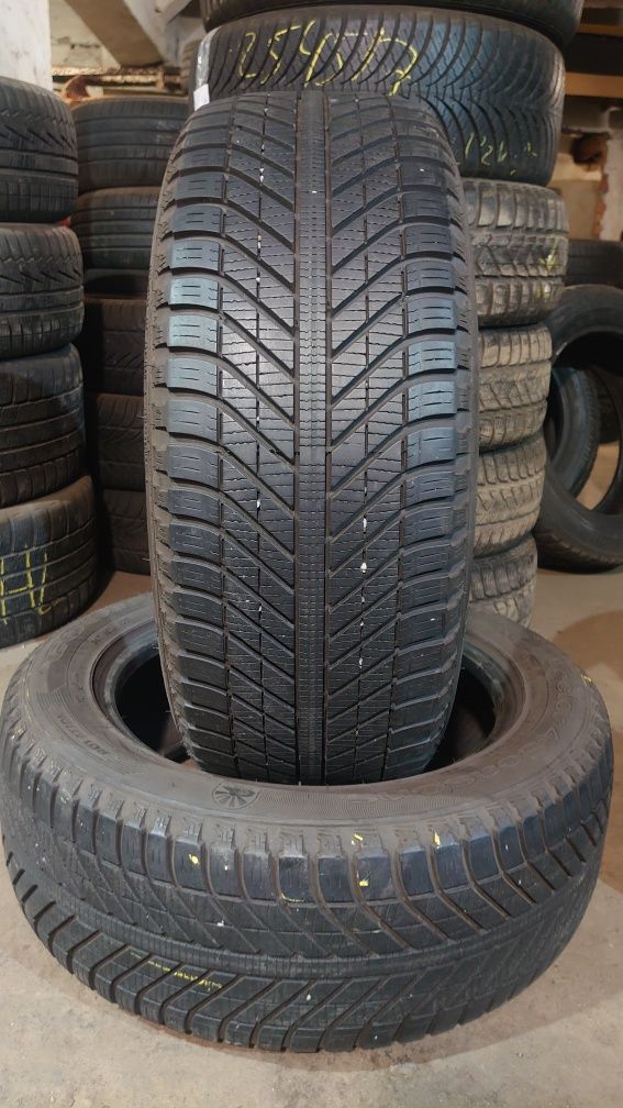 Пара всесезонных шин Goodyear Vector 4 seasons suv 4x4 235/55 r17