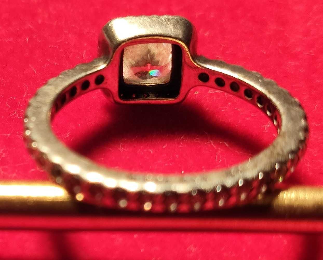Anel Rectangular Sparkling Halo prata Pandora