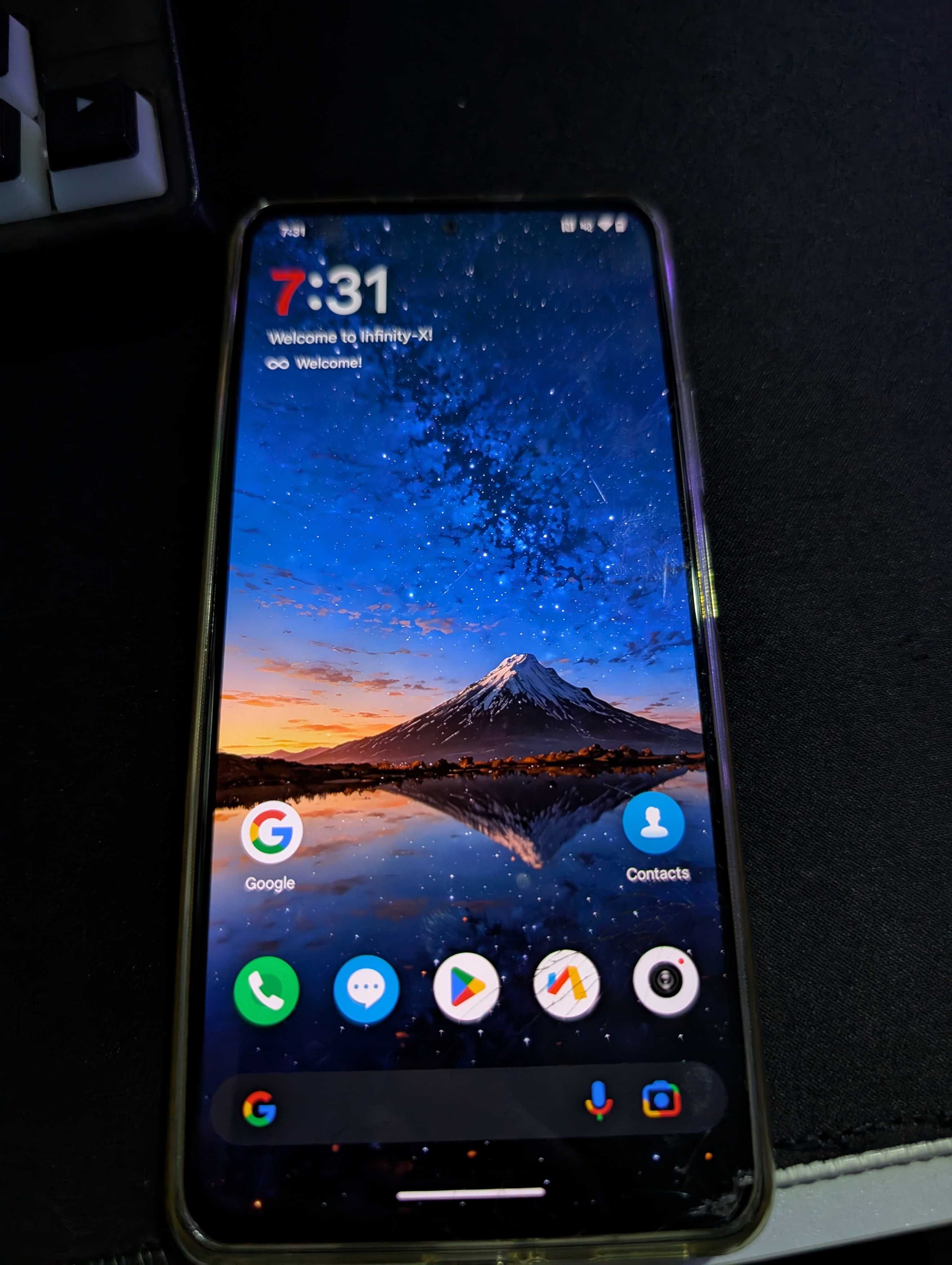 POCO F3 8/256, pęknięta szybka