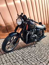 Triumph Bonneville SE 900 Cafe Racer