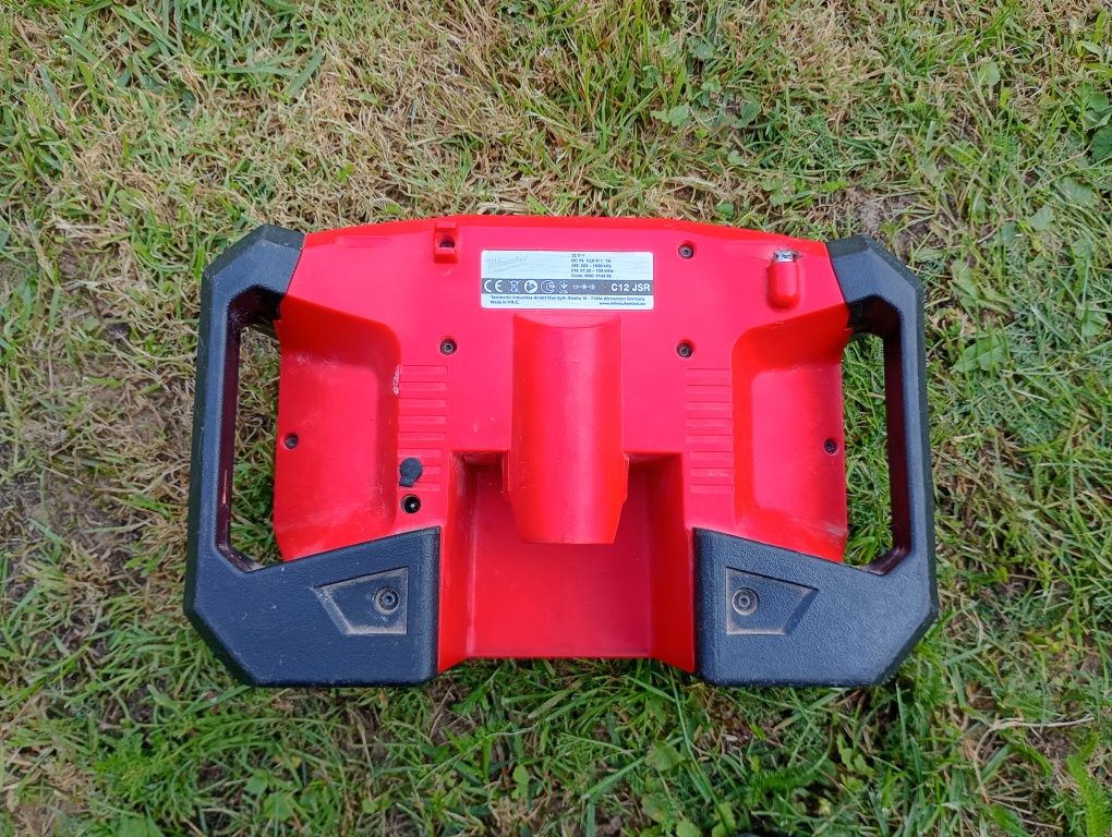 Milwaukee c12 JSR radio