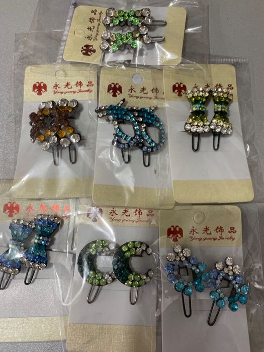 Заколки для волосся з камінням