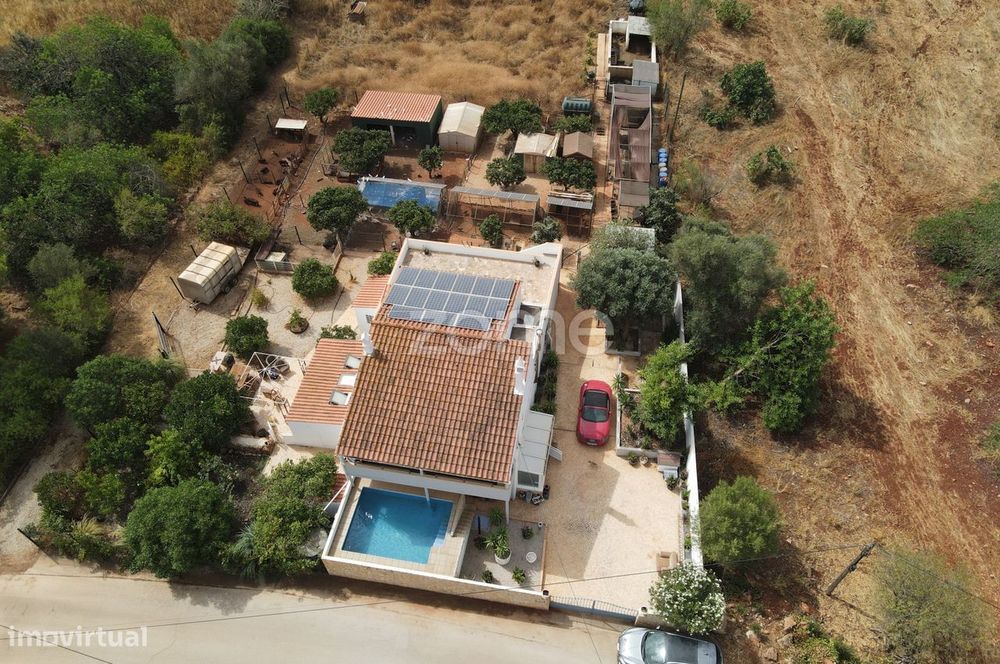 Quinta em Paderne, Lentiscais, c/ Moradia, Piscina e Anexos