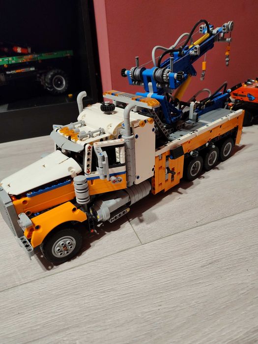 LEGO® 42128 Technic - Ciężki samochód pomocy drogowej