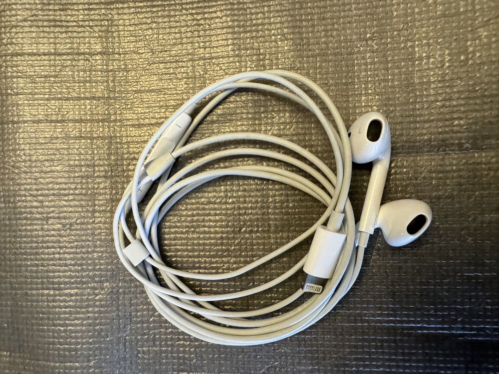 Auriculares Apple Lightning (Como novos)