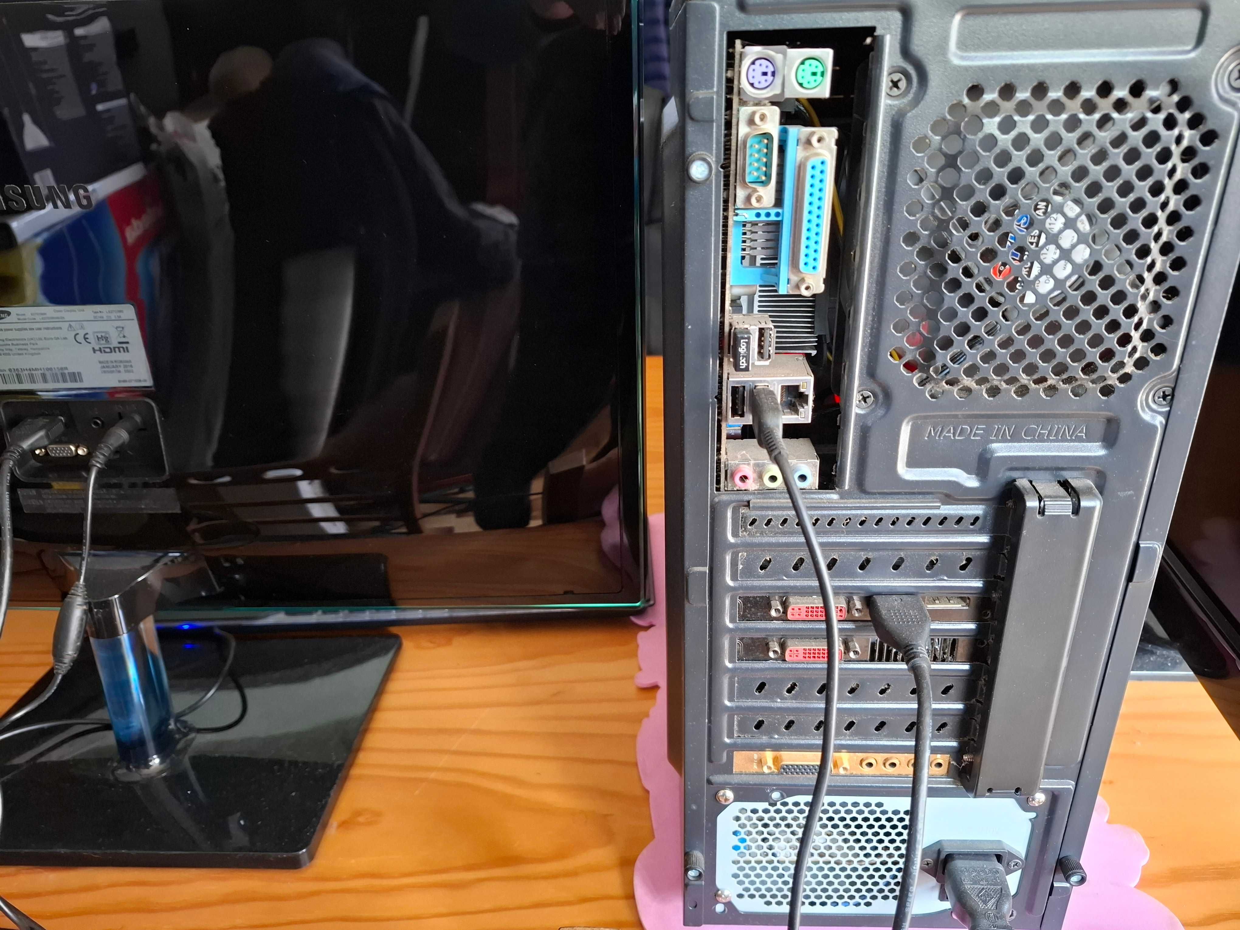 Pc Fixo AMD com Monitor de 27 Samsung