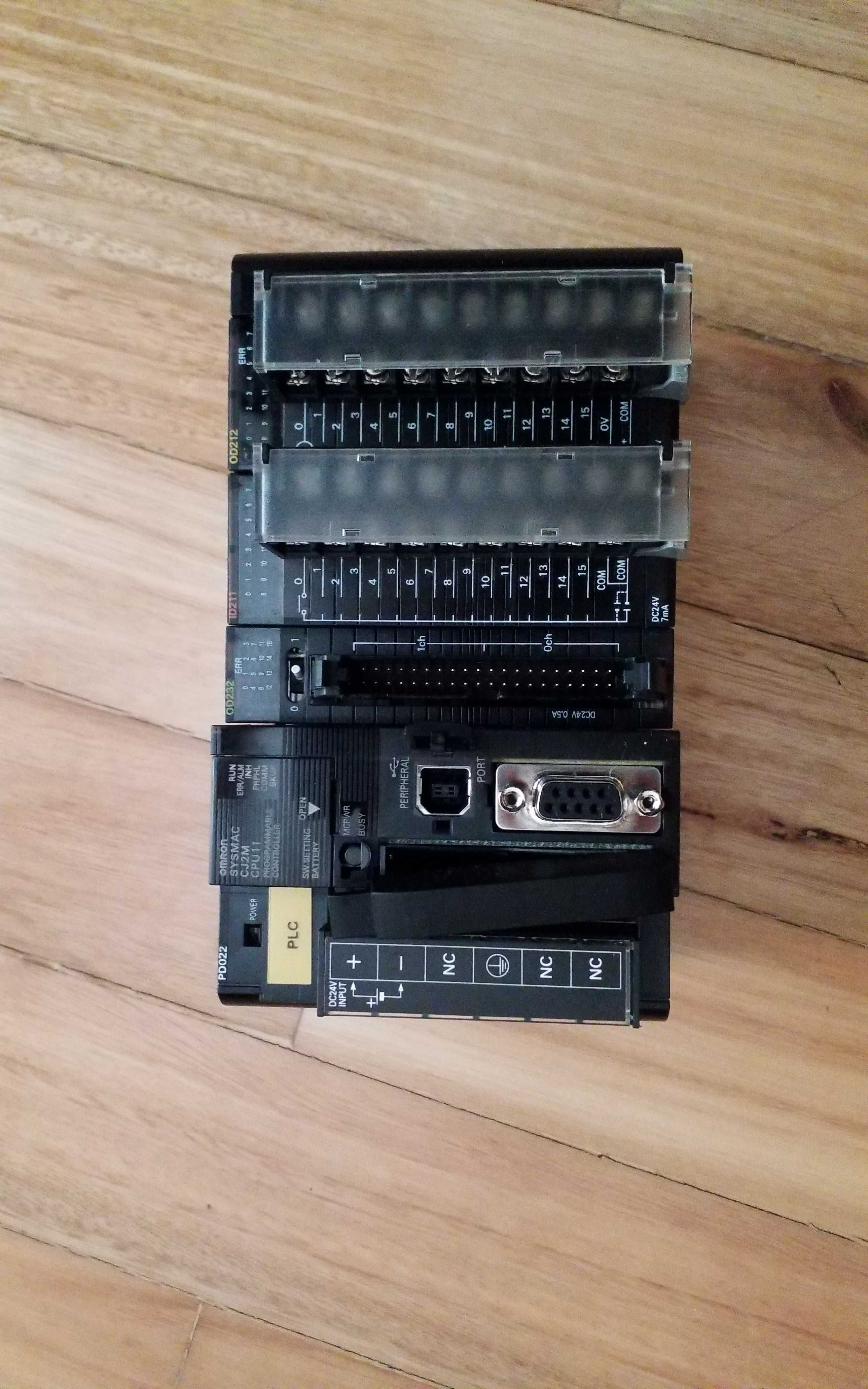 Autómato PLC Omron Sysmac CJ2M CPU11 + Cartas + Fonte