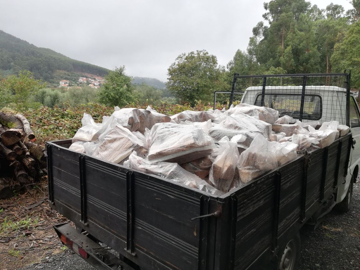 Lenha em saco para Salamandras, Recuperador ou fogão de lenha