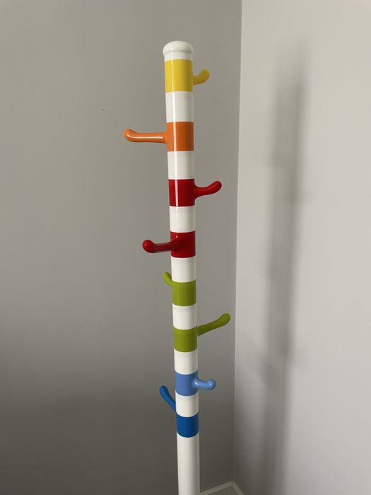 Cabide de pé para crianças - com entrega