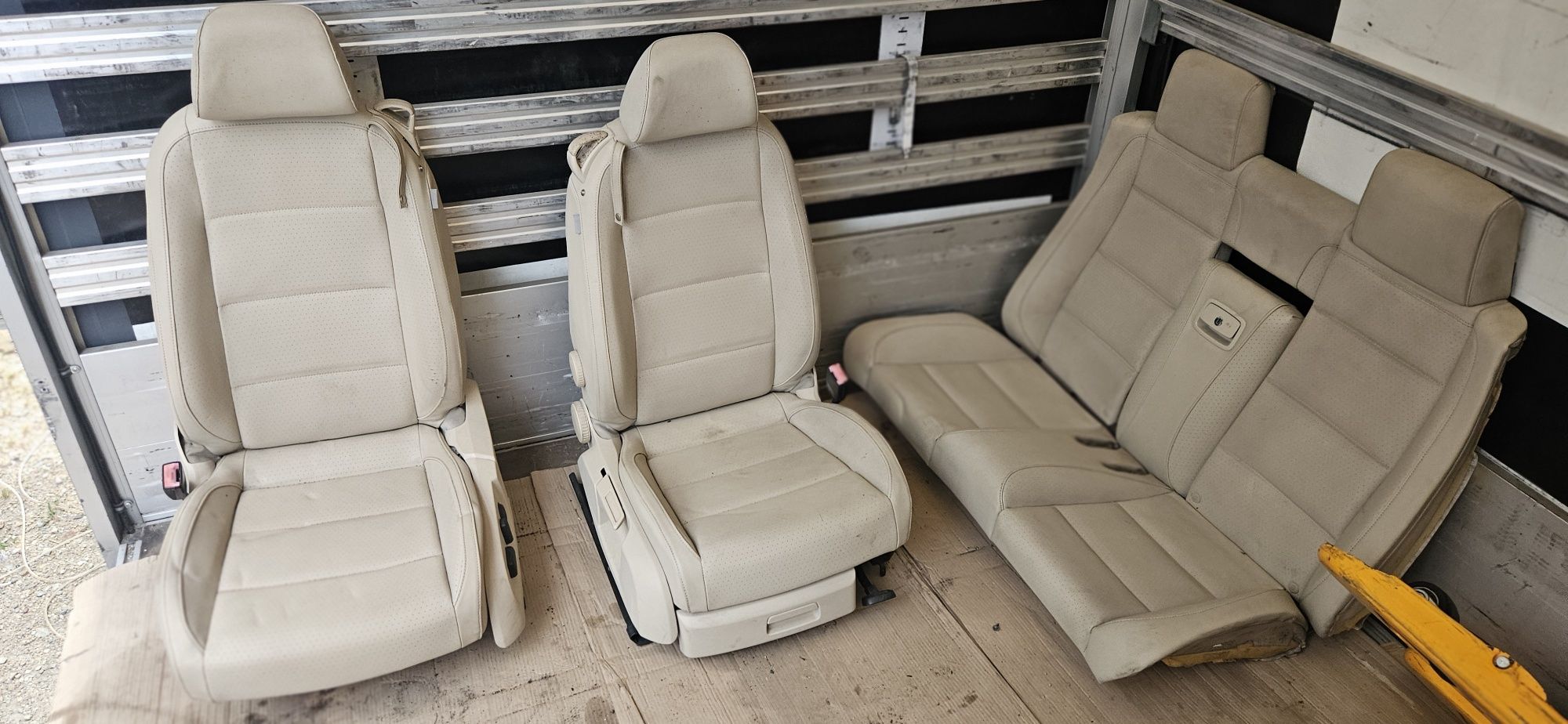 VW Eos 2007 Cabrio fotele siedzenia fotel kanapa przod tył skóra
