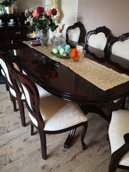 Stylowy komplet, stół plus 8 krzeseł