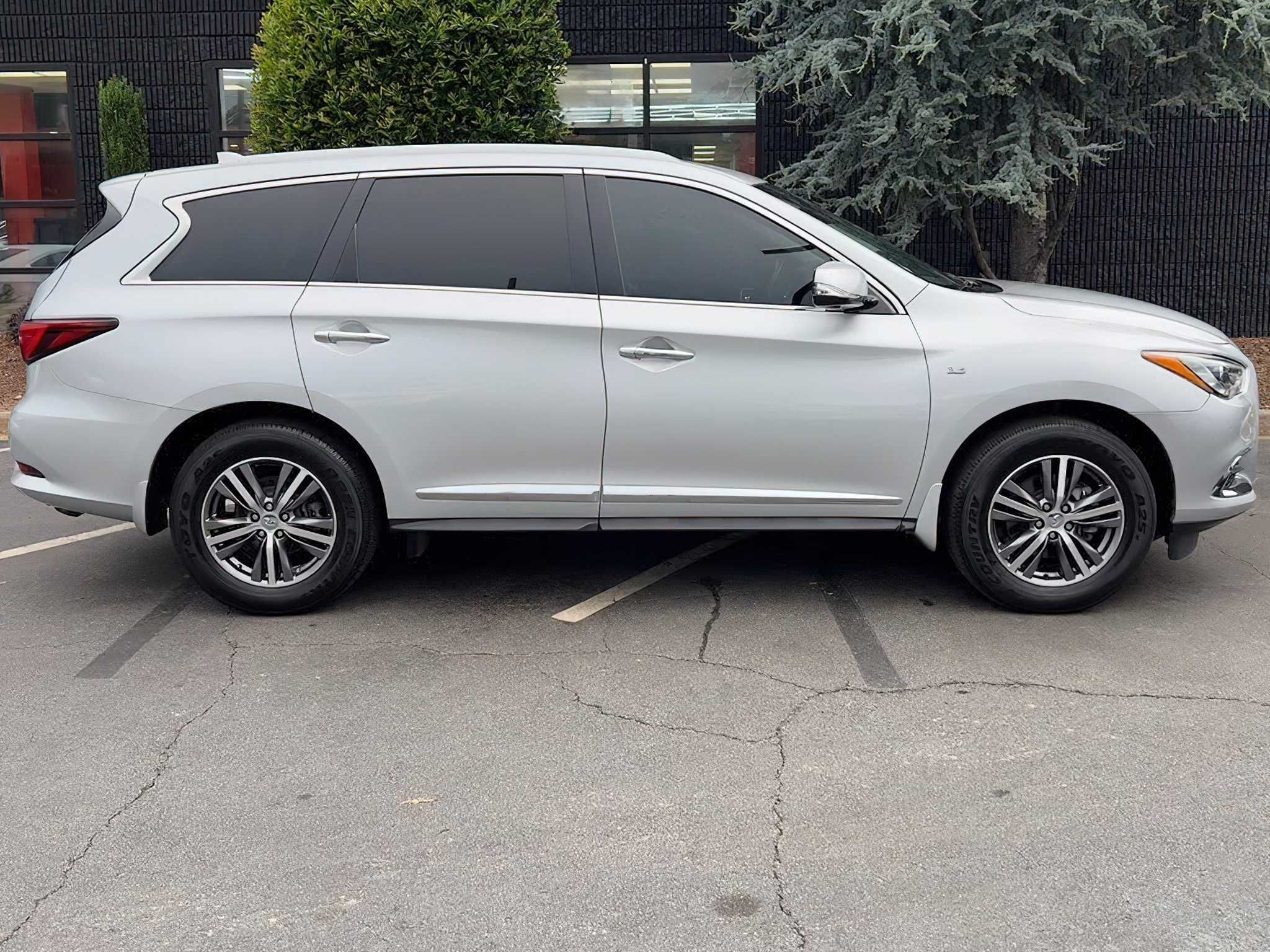 Infiniti QX60 Luxe 2020