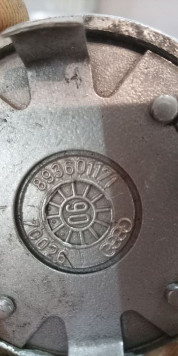 Оригинальные центральные колпачки для дисков Audi 893601171