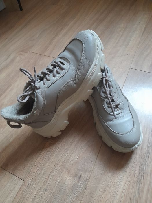 Шкіряне взуття  стан гарний