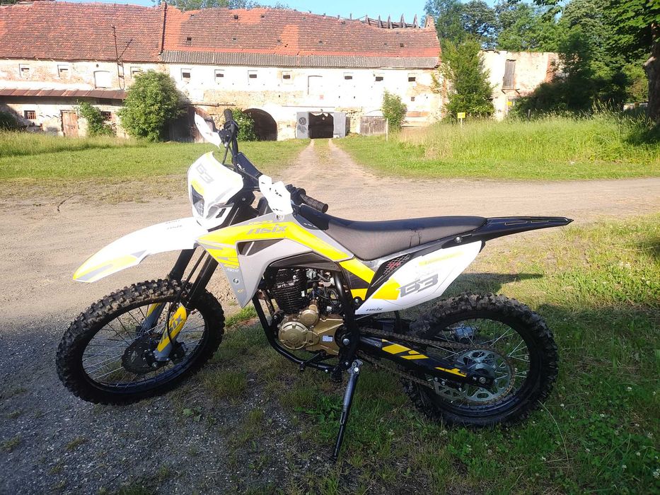 Asix XB 83 pojemność 250cc